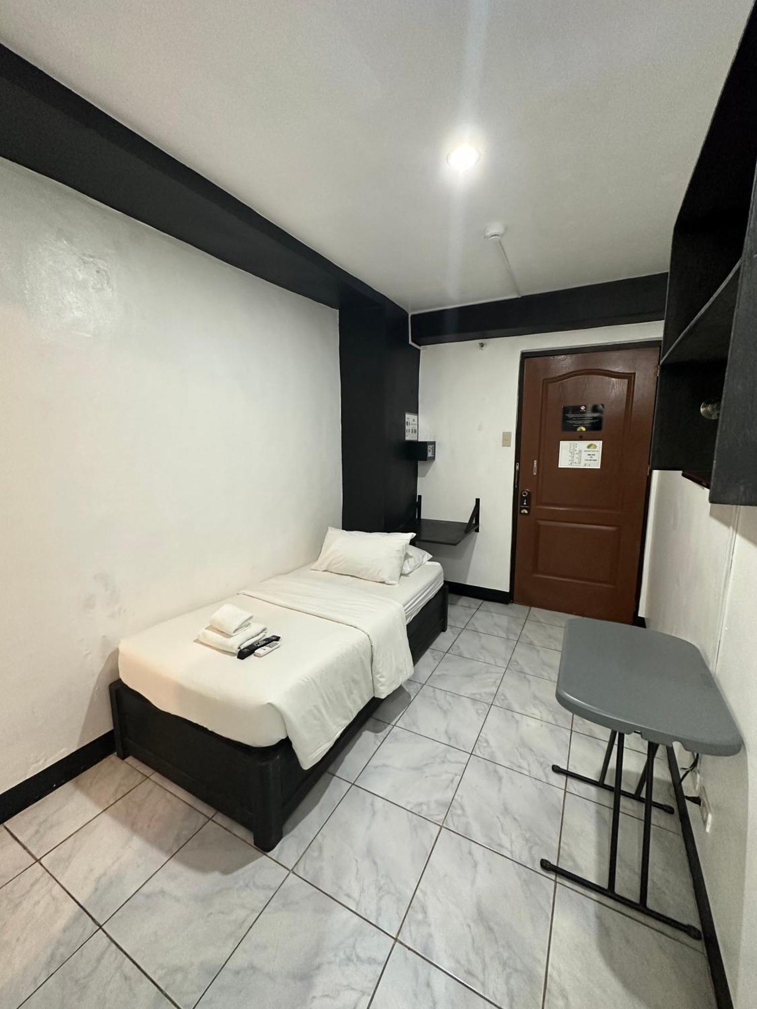 Fernando'S Hotel Sorsogon Bagian luar foto