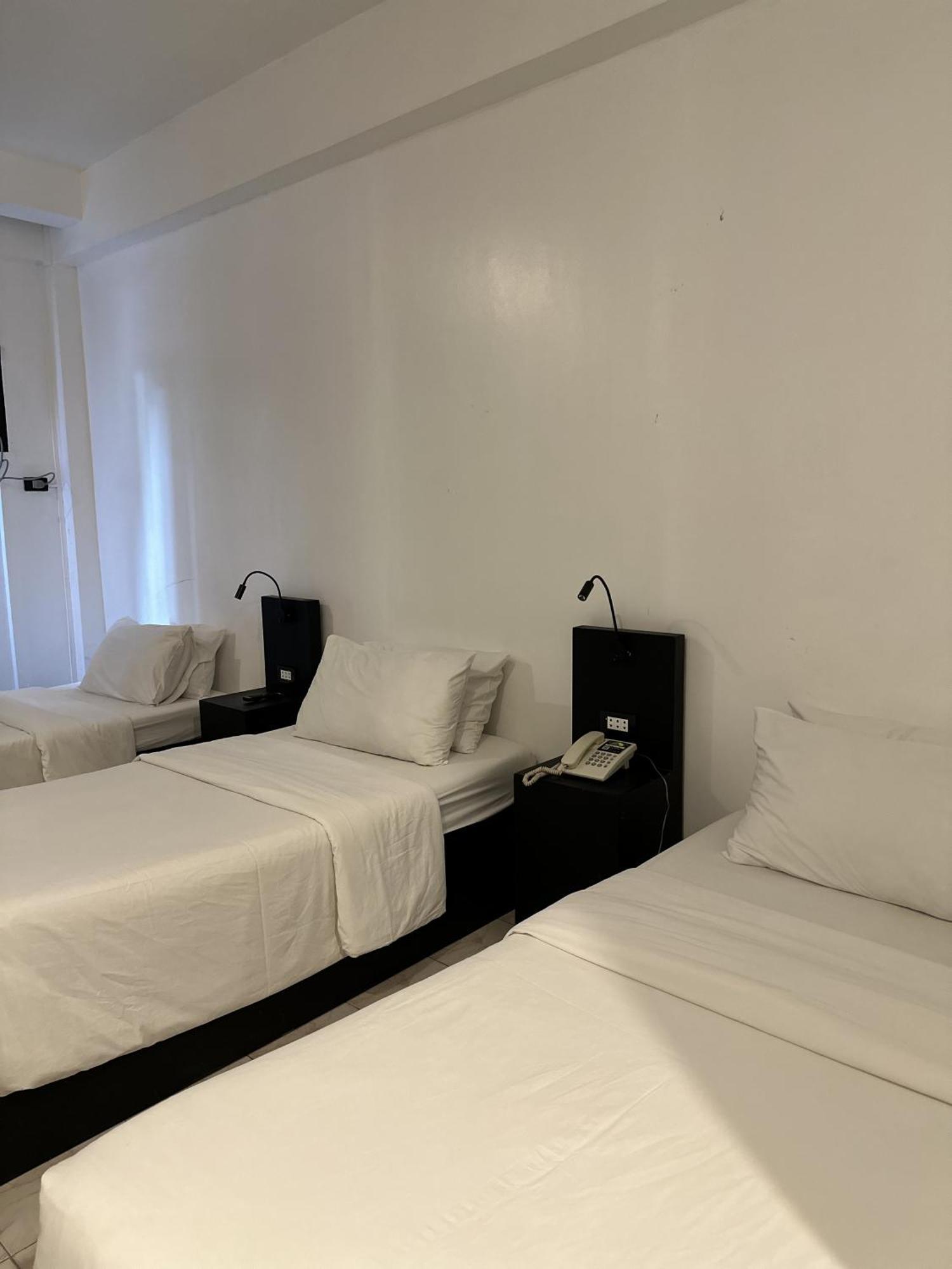 Fernando'S Hotel Sorsogon Bagian luar foto