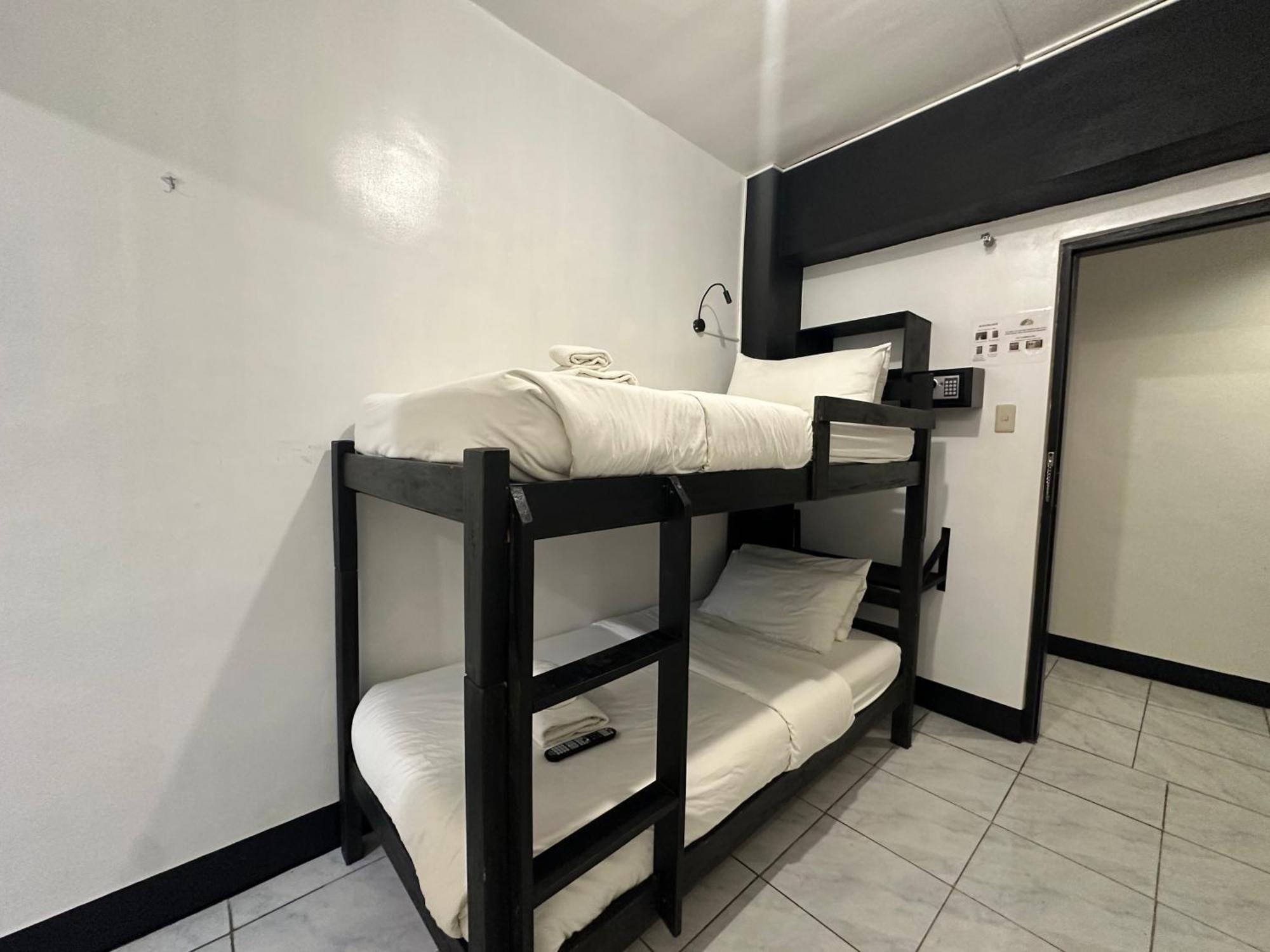 Fernando'S Hotel Sorsogon Bagian luar foto