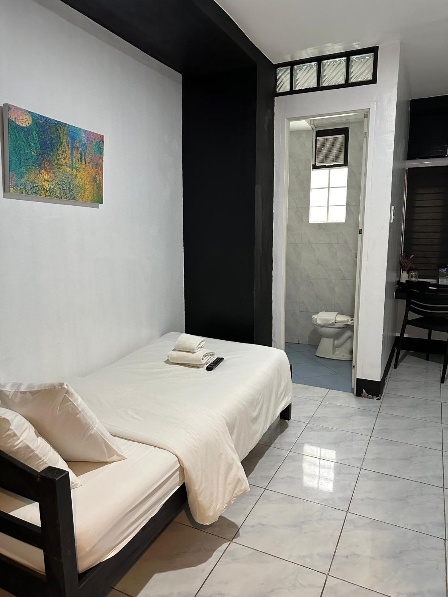 Fernando'S Hotel Sorsogon Bagian luar foto