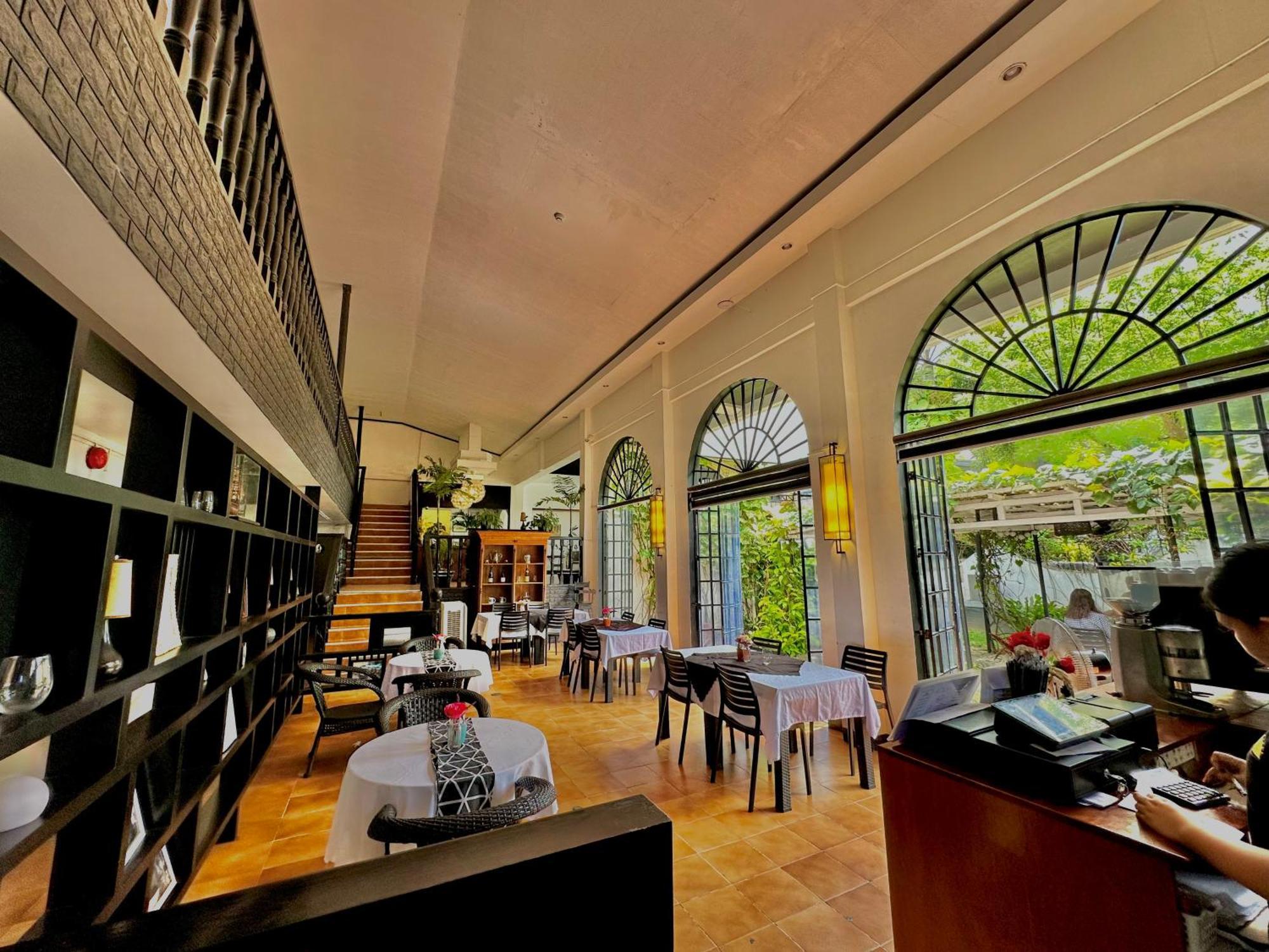 Fernando'S Hotel Sorsogon Bagian luar foto