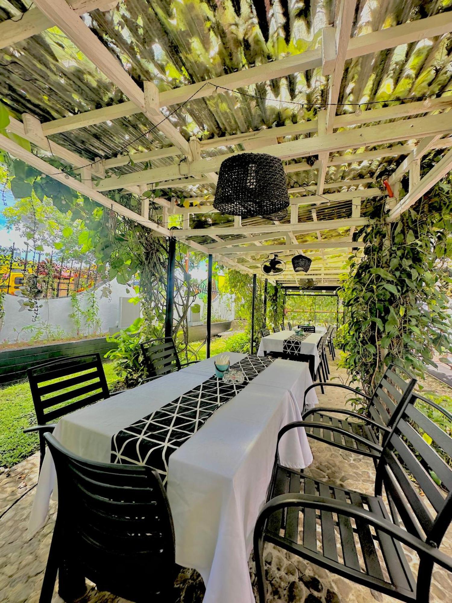 Fernando'S Hotel Sorsogon Bagian luar foto