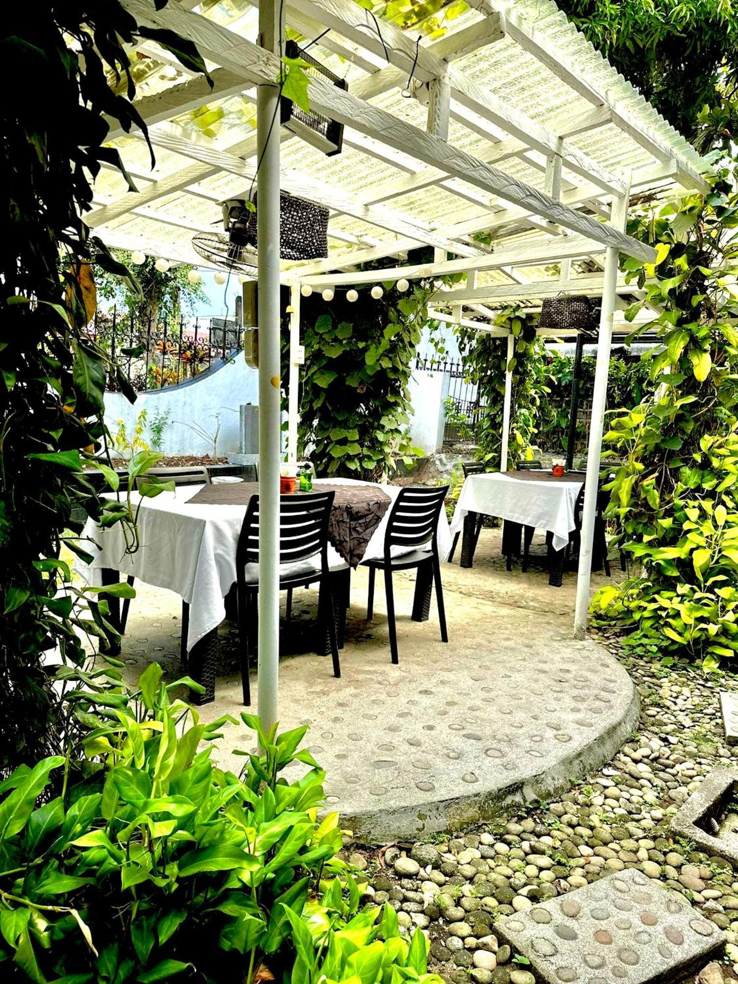 Fernando'S Hotel Sorsogon Bagian luar foto